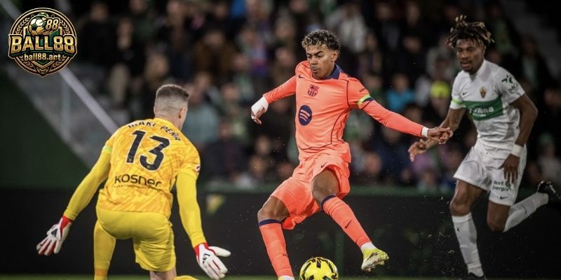 Elche đấu với Barcelona: Cách Biệt 3-1 Đầy Bản Lĩnh Phân tích chiến thuật hai đội: Sự thực dụng đối đầu sự táo bạo